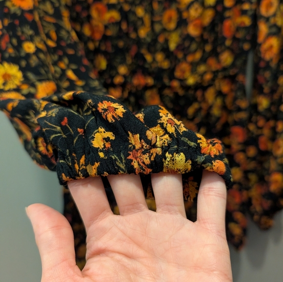 Olivaceous Fall Colors Romper size M - Picture 5 of 7